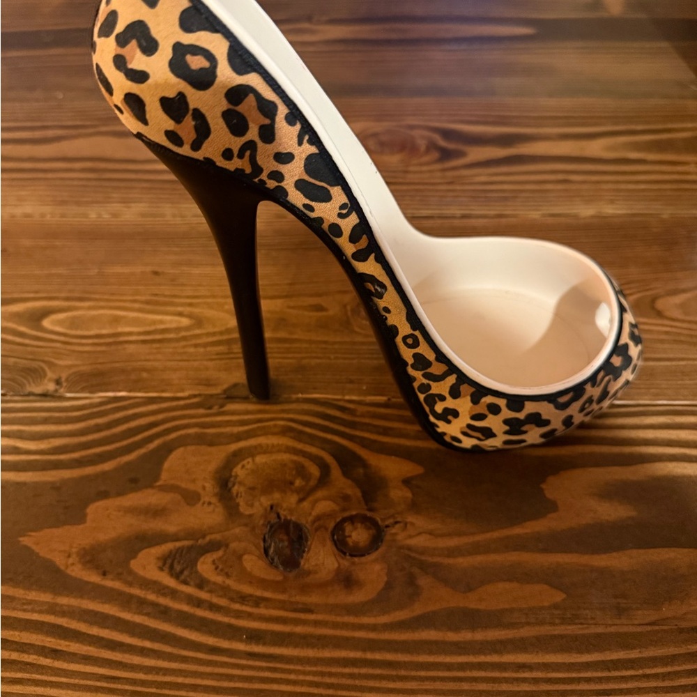 Leopard Print Stiletto Heel Wine Holder